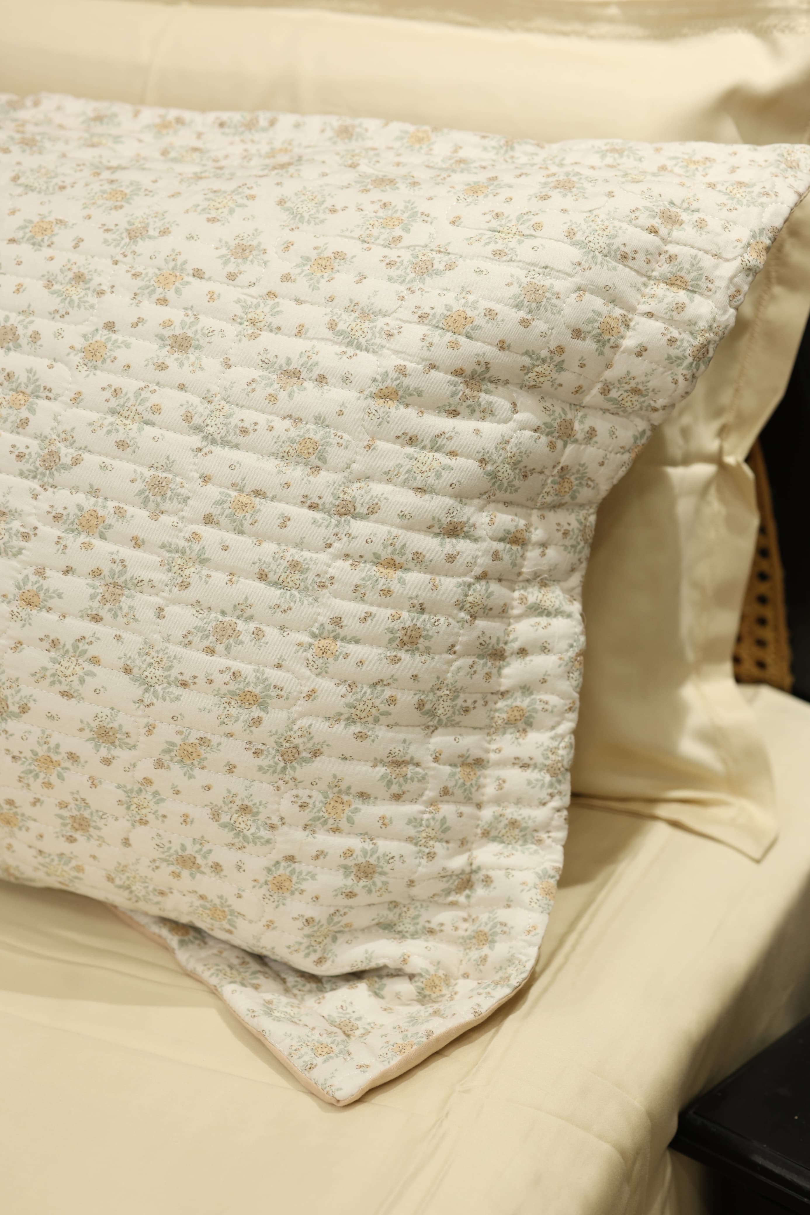 Premium bedcover