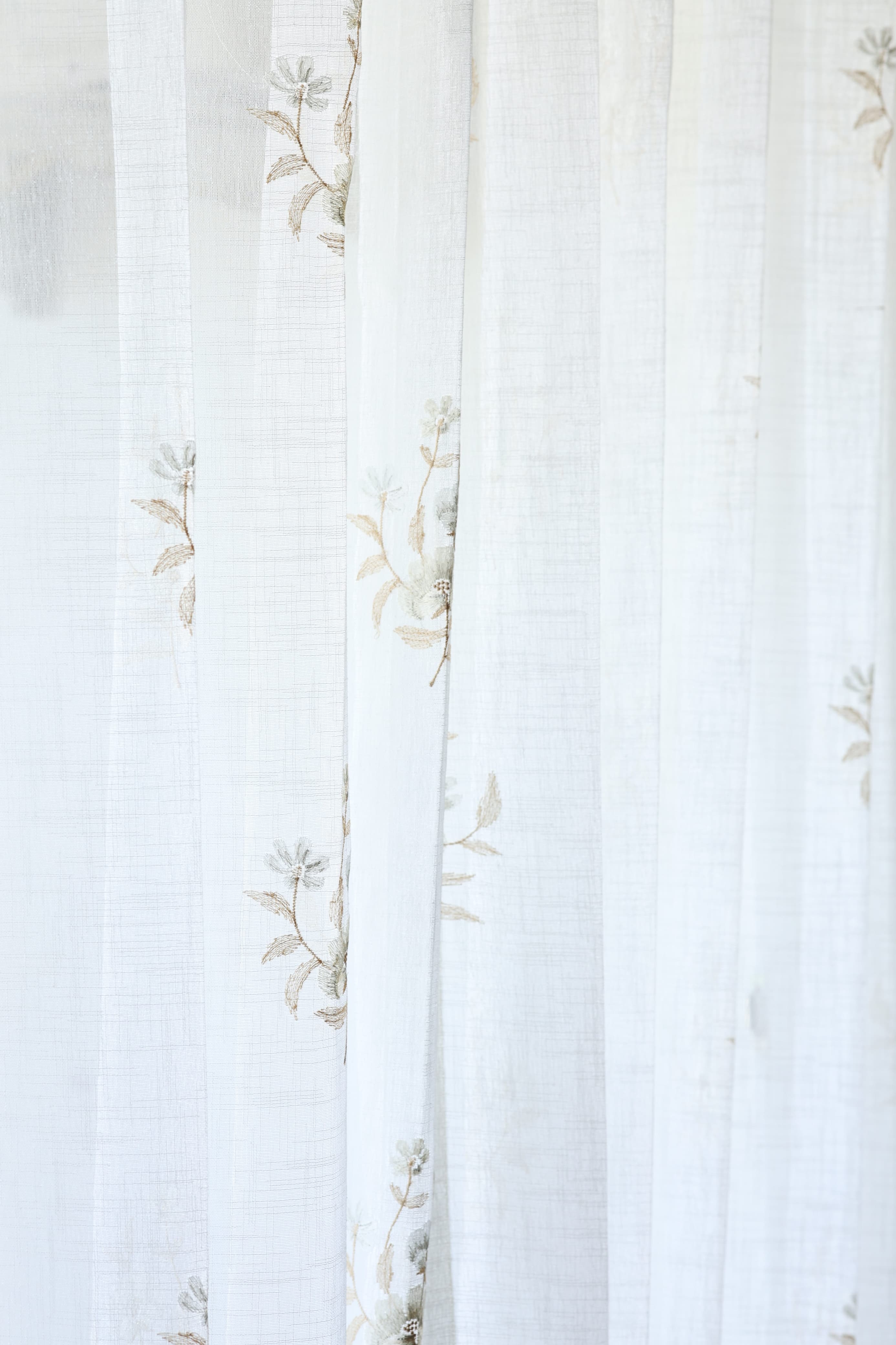 Floral embroidery sheer Curtain : Valley shine