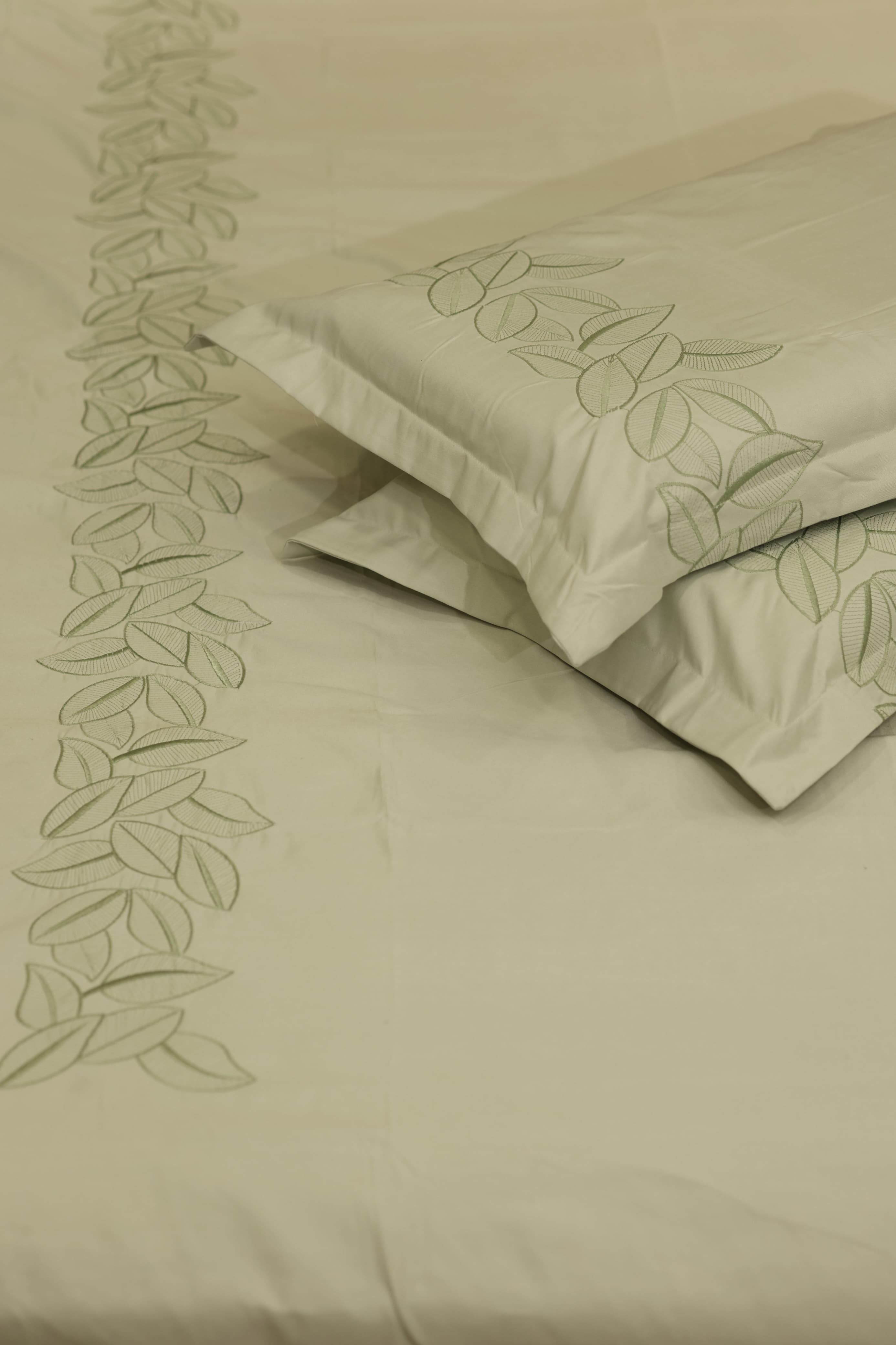 Elegant Embroidery Queen Bedsheet Set MEQ