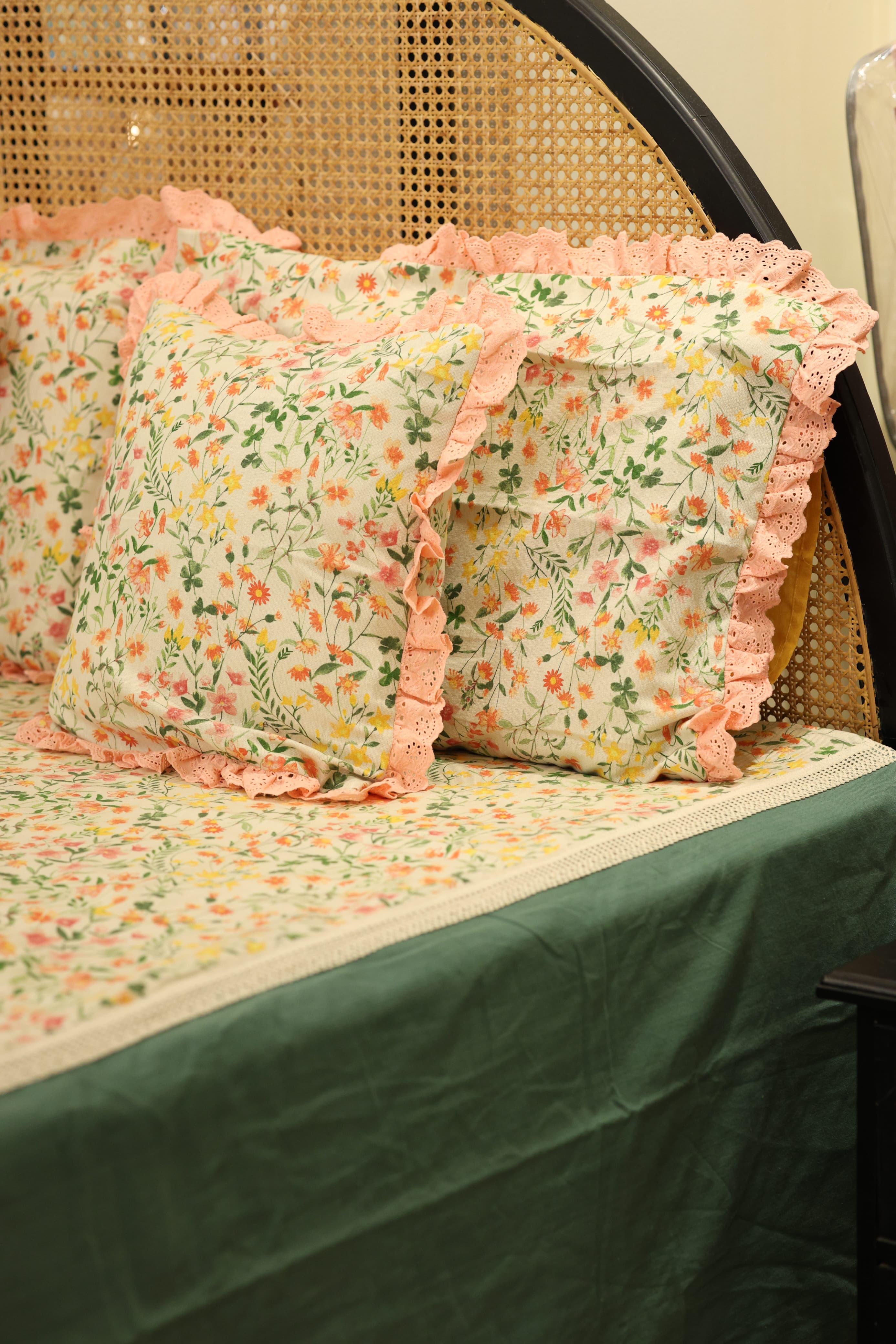 Bedsheets - Premium Queen floral printed lace bedsheet with cushion covers bud