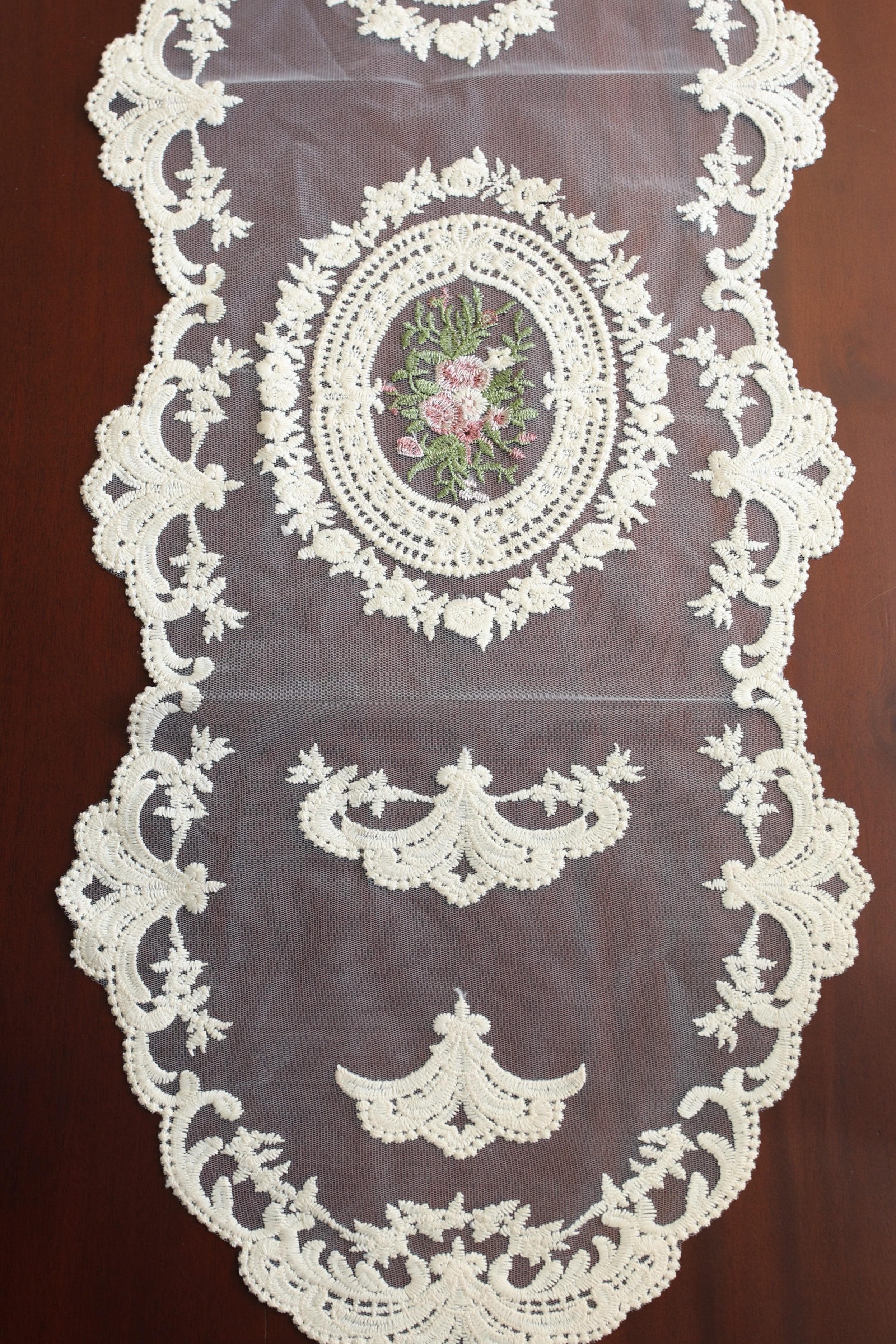 Table Runner - Net embroidery Runner 6 seater