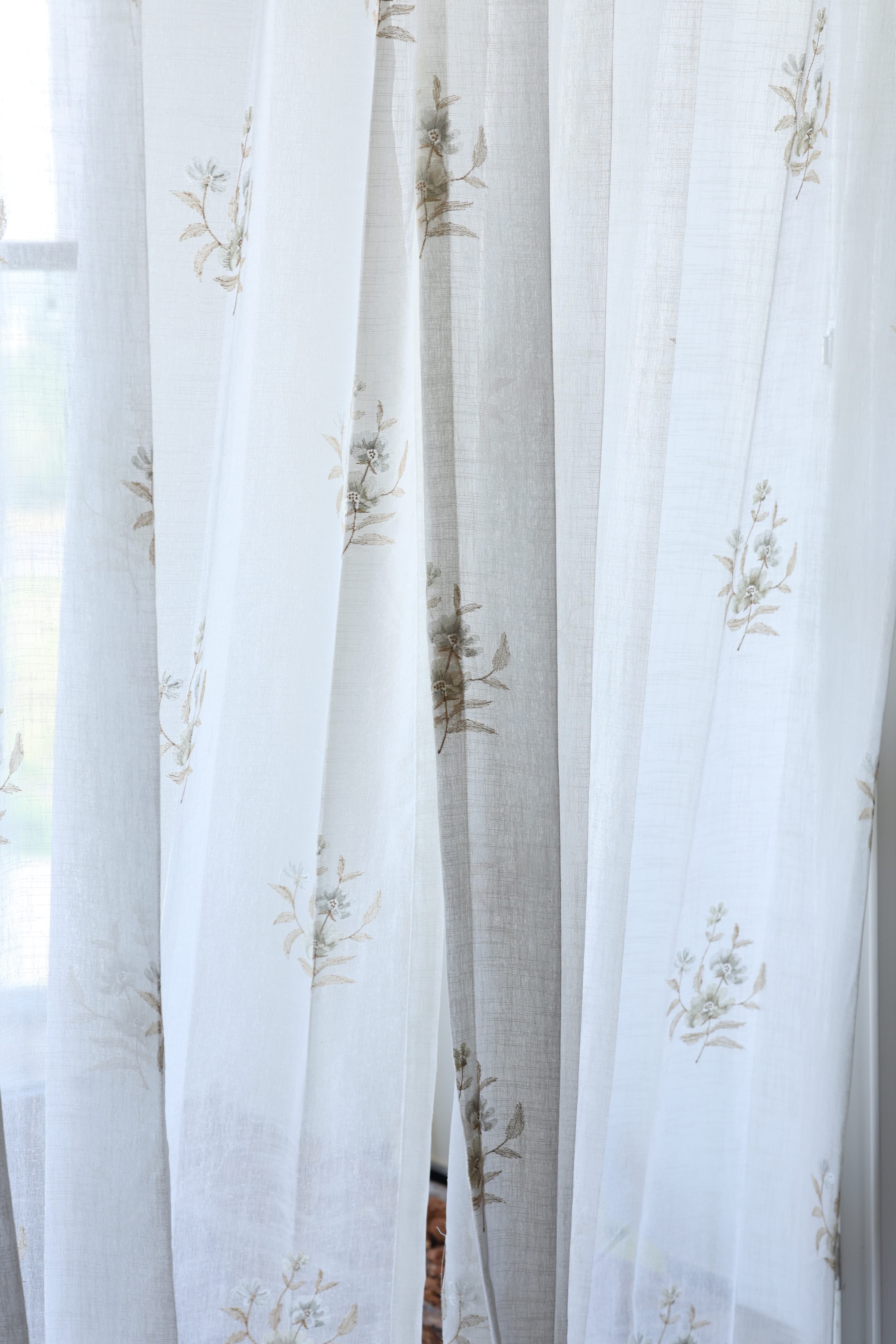 Floral embroidery sheer Curtain : Valley shine