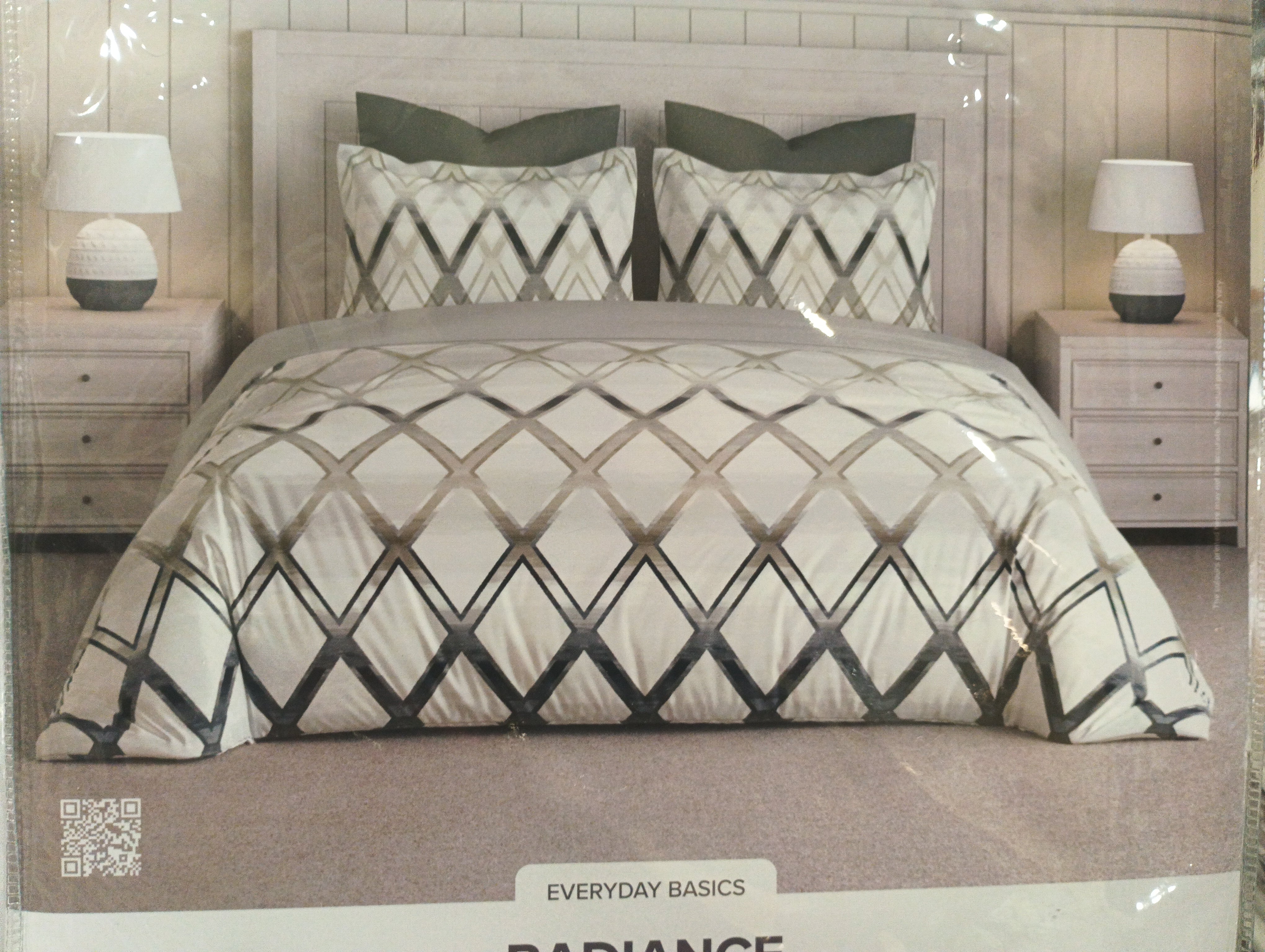 Bedsheets - King premium soft cotton bedsheet Digital Print DD   (Radiance)