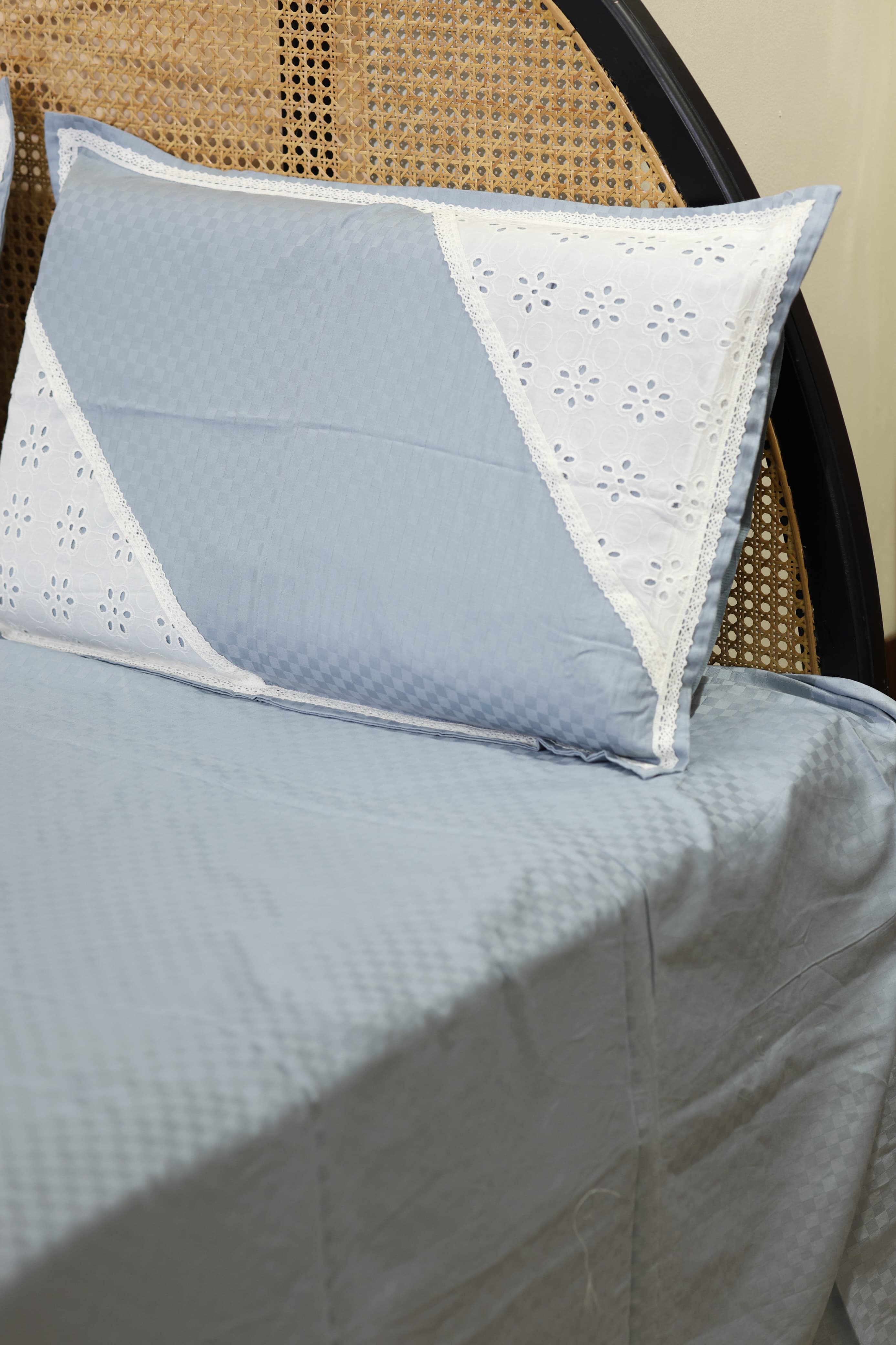 Bedsheets - Premium designer Queen bedsheets dd lace