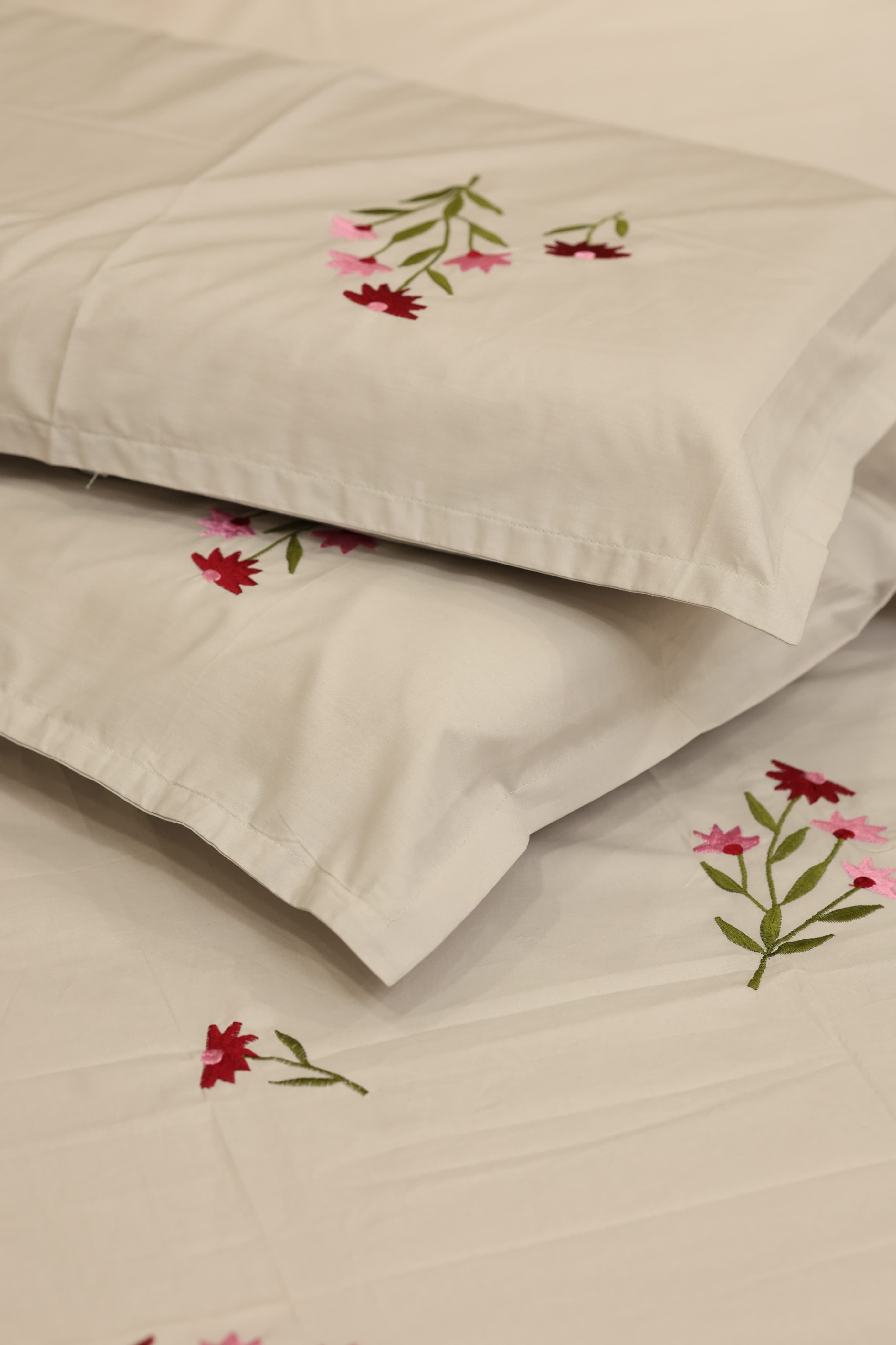 Bedsheets - Queen Premium Machine embroidery bedsheets MEQ