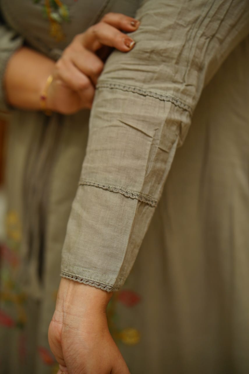 3 pcs mul cotton embroidered kurti set