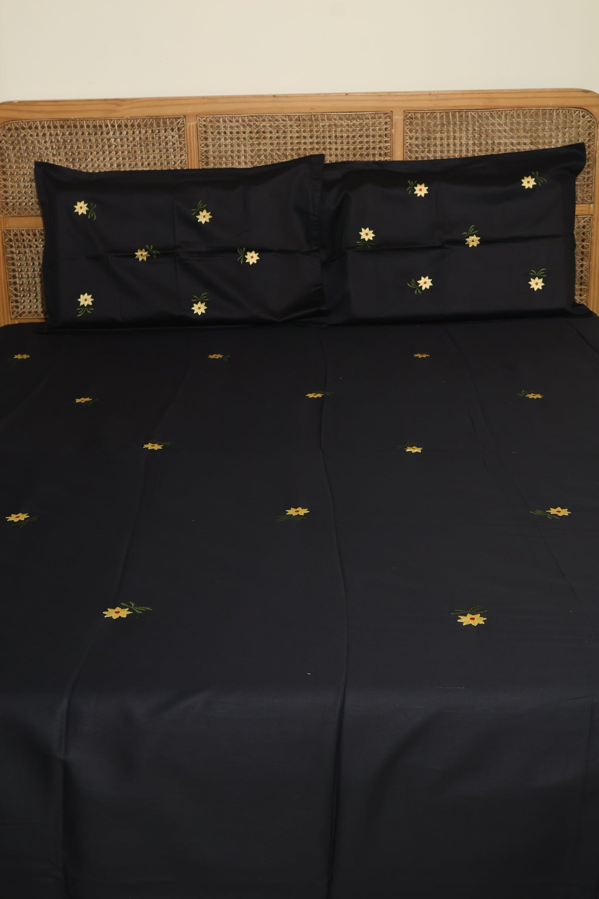 Bedsheets - King Machine embroidery bedsheets MEK