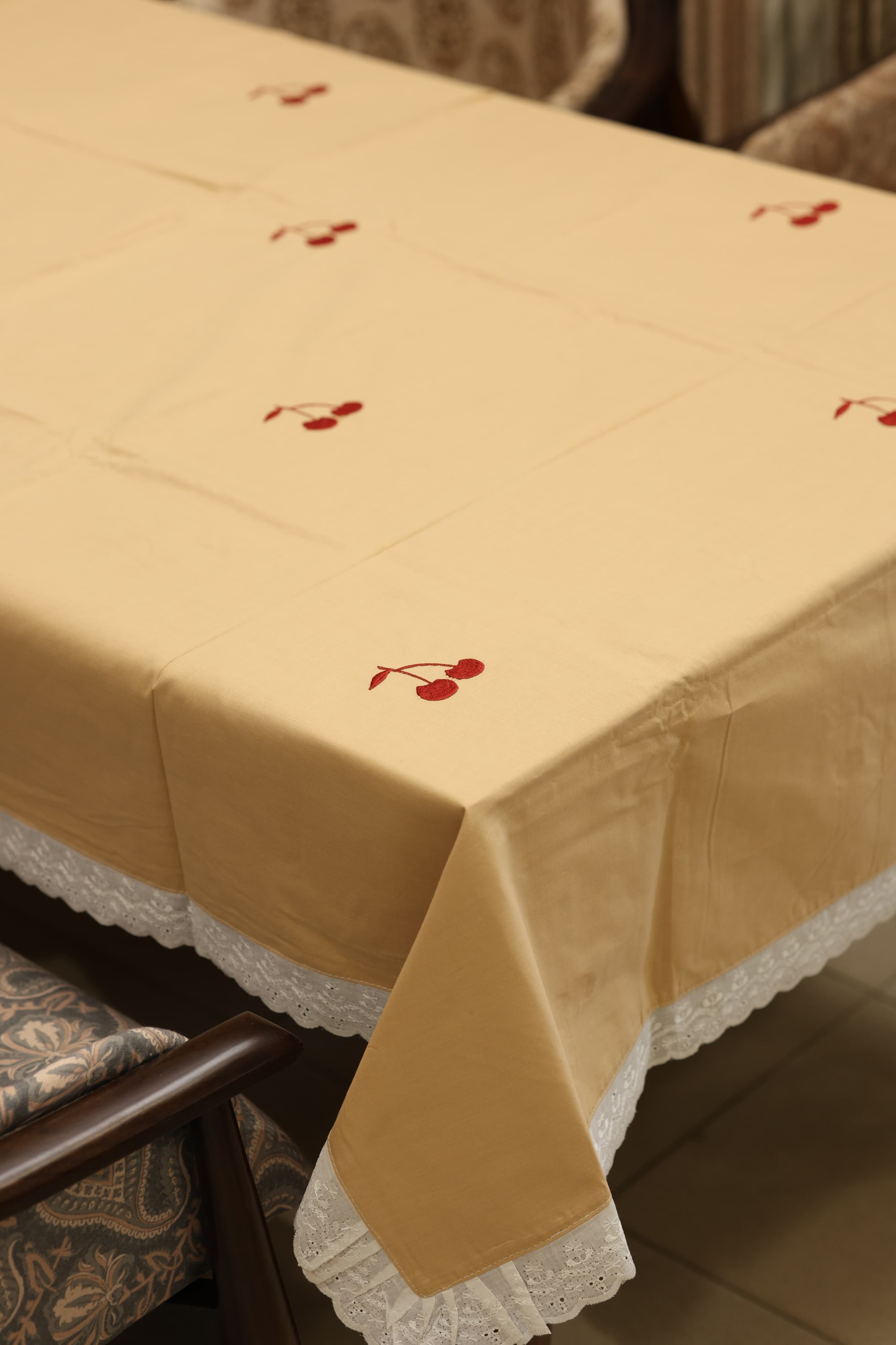 Embroidery table cloth -6 seater