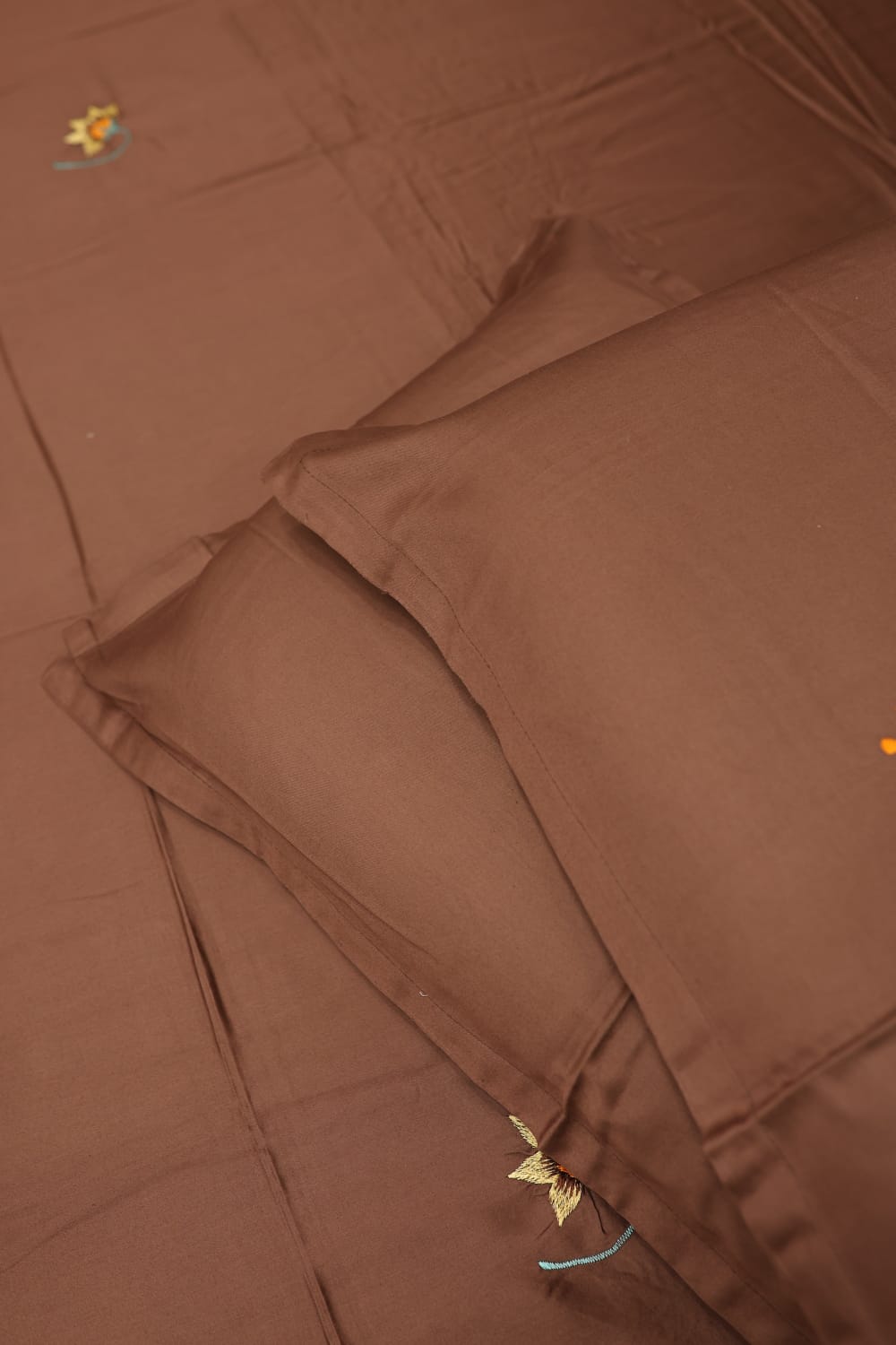 Bedsheet- Queen machine embroidery