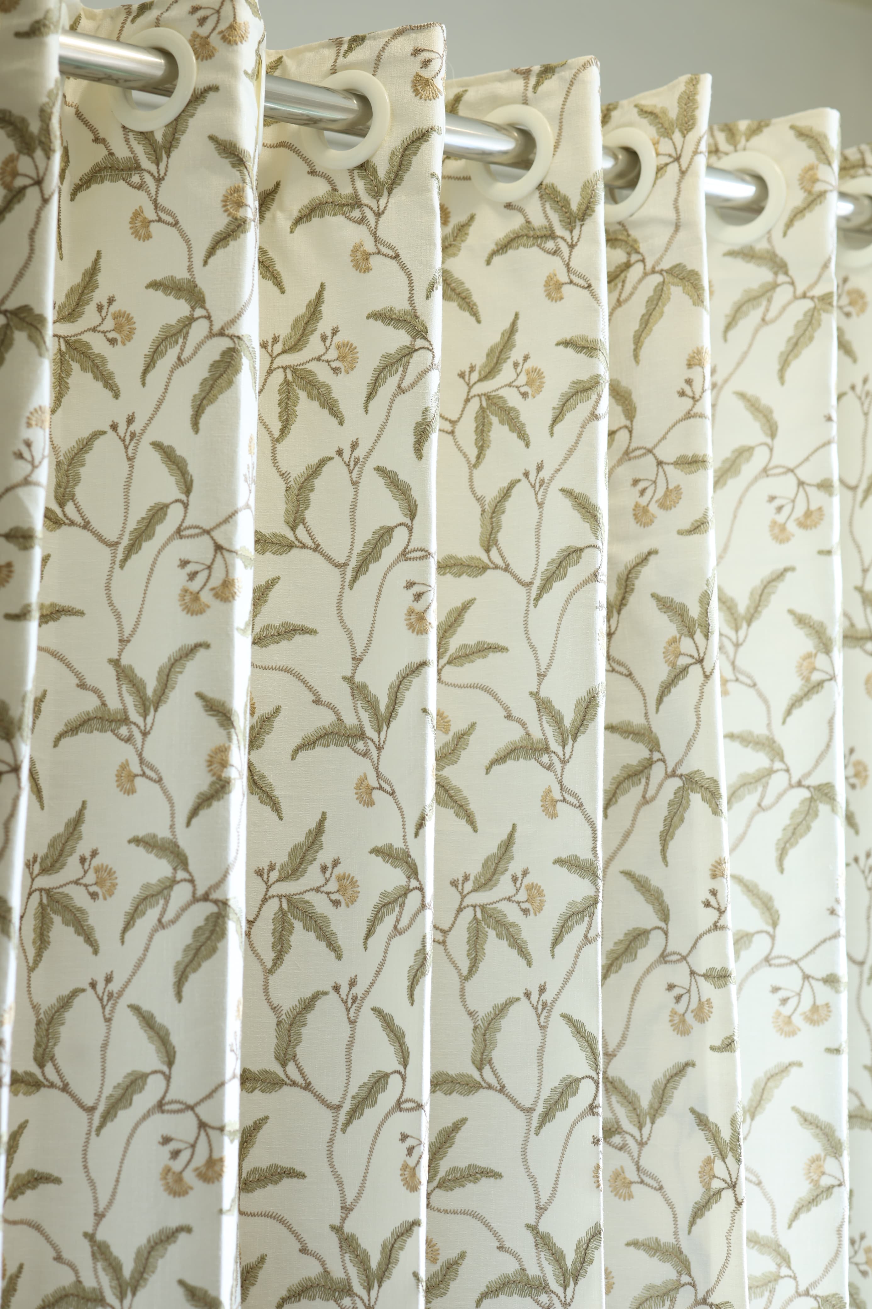 Curtains : Premium embroidery opaque curtains prebooking (description )