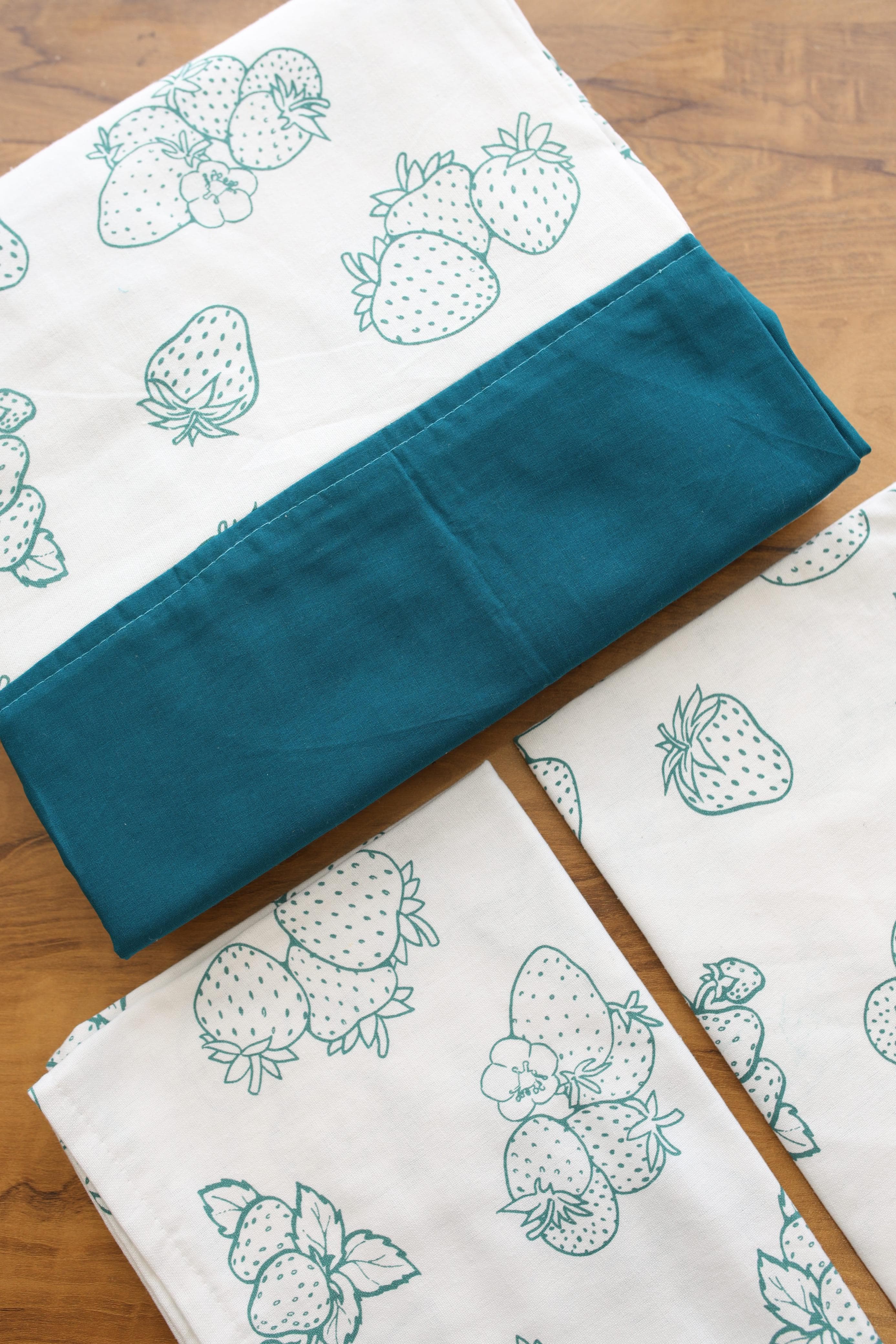 Bedsheets - King daily use border bedsheets