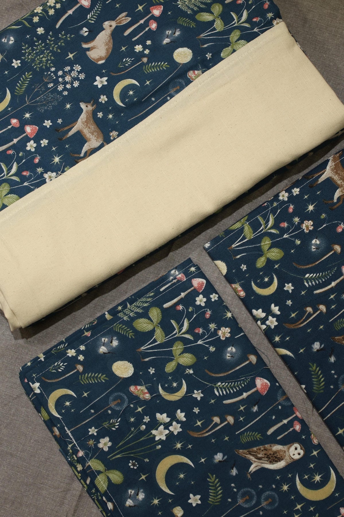 Bedsheets - Queen daily use border bedsheet