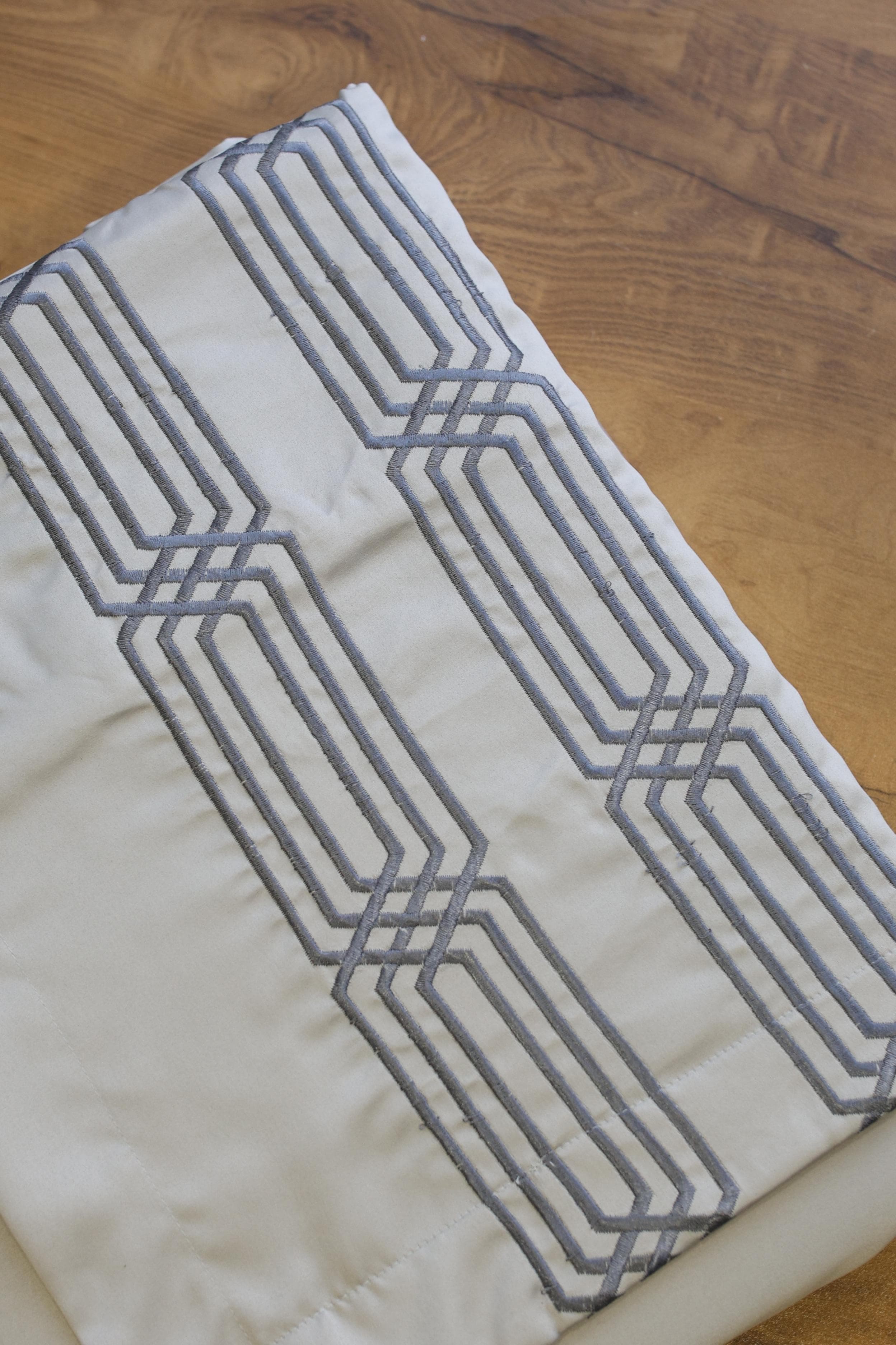 Bedsheets - Essential Queen size bedsheet
