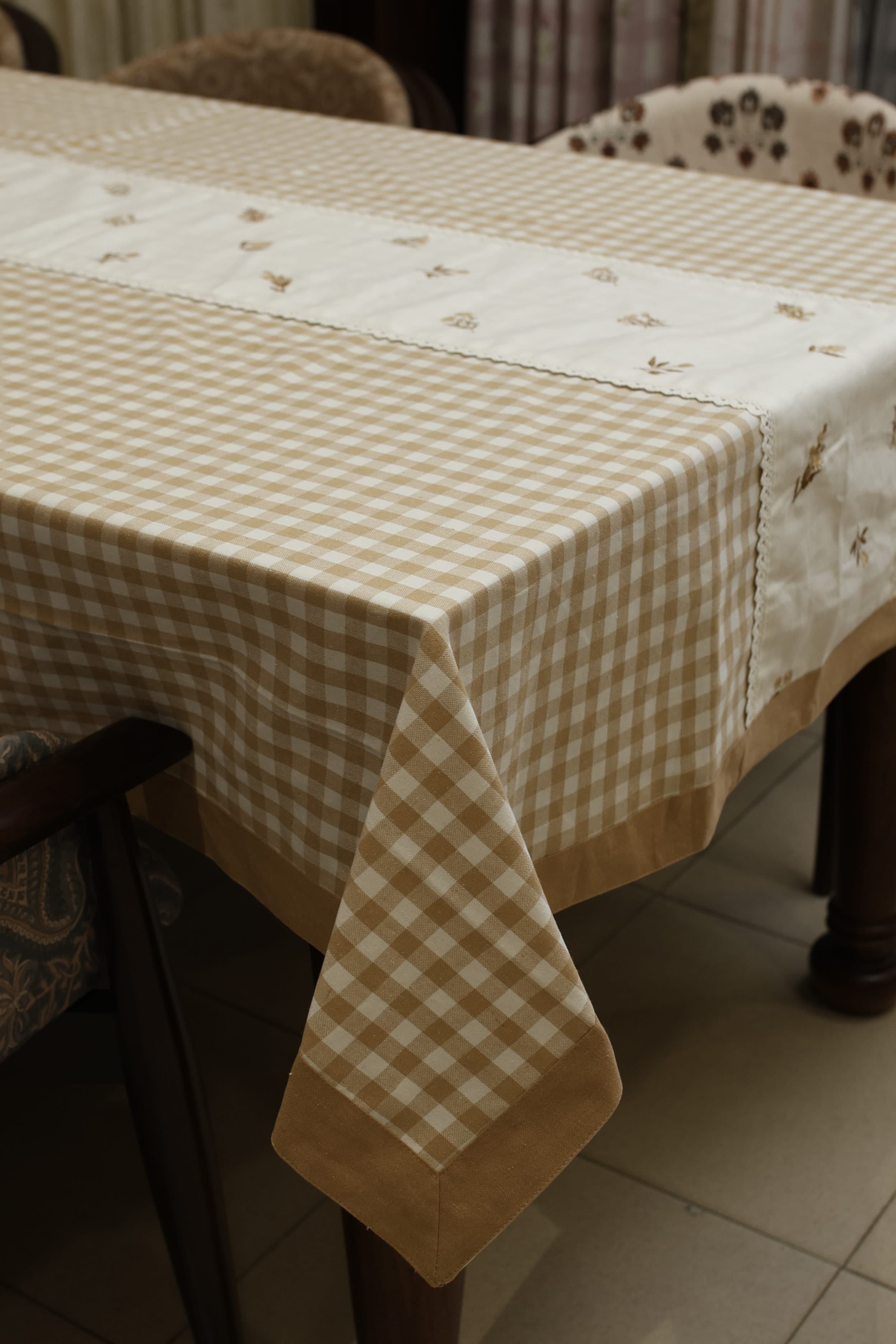 Table cloth - Check embroidery