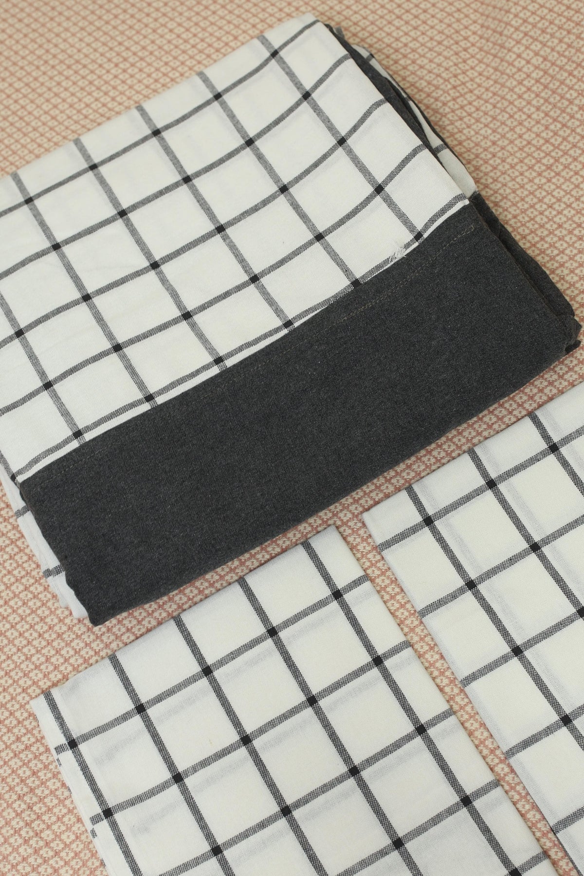 Bedsheets - King daily use border bedsheets