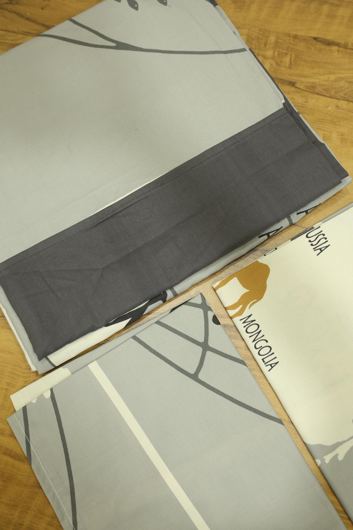 Bedsheets - Queen daily use border bedsheets