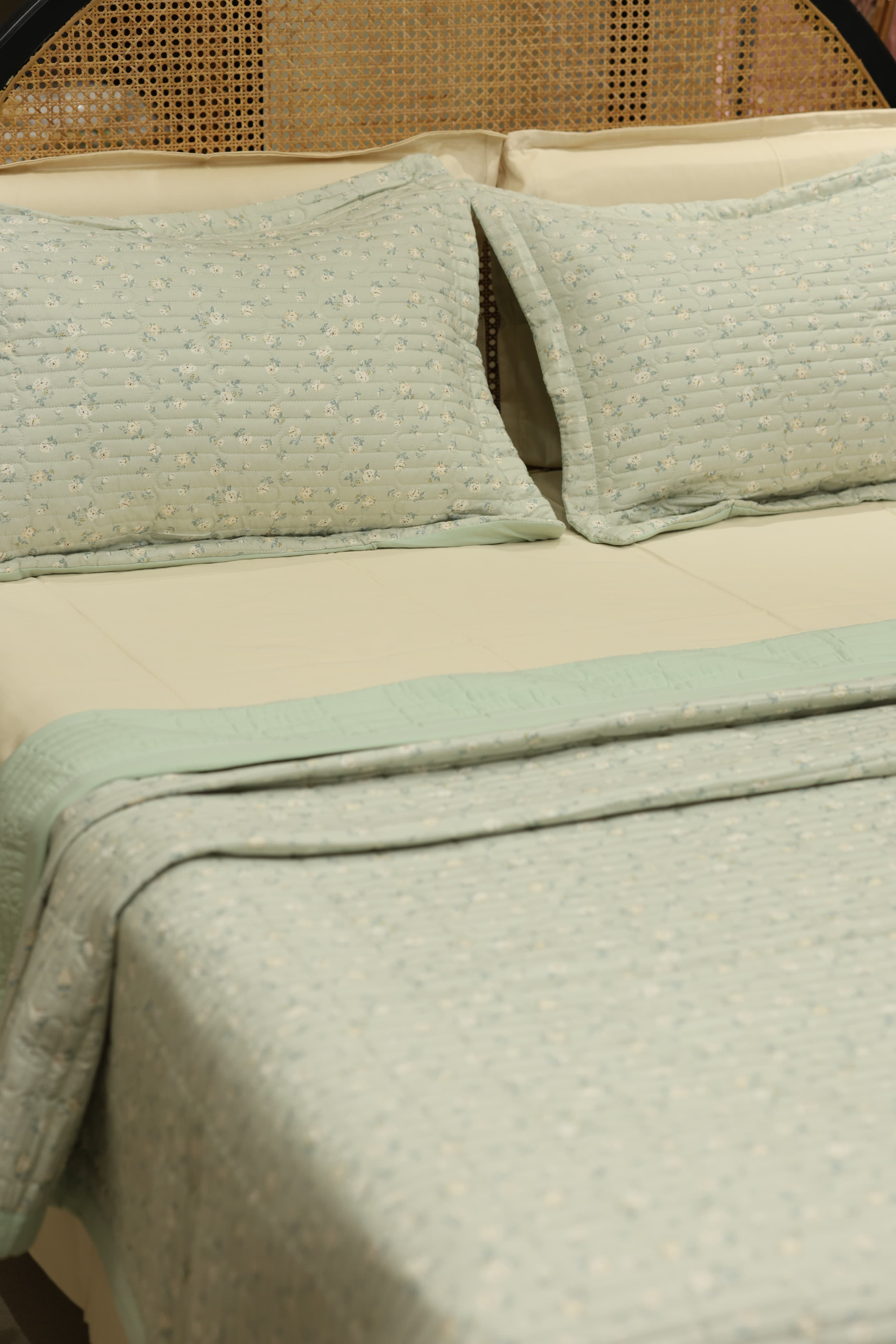 Premium bedcover