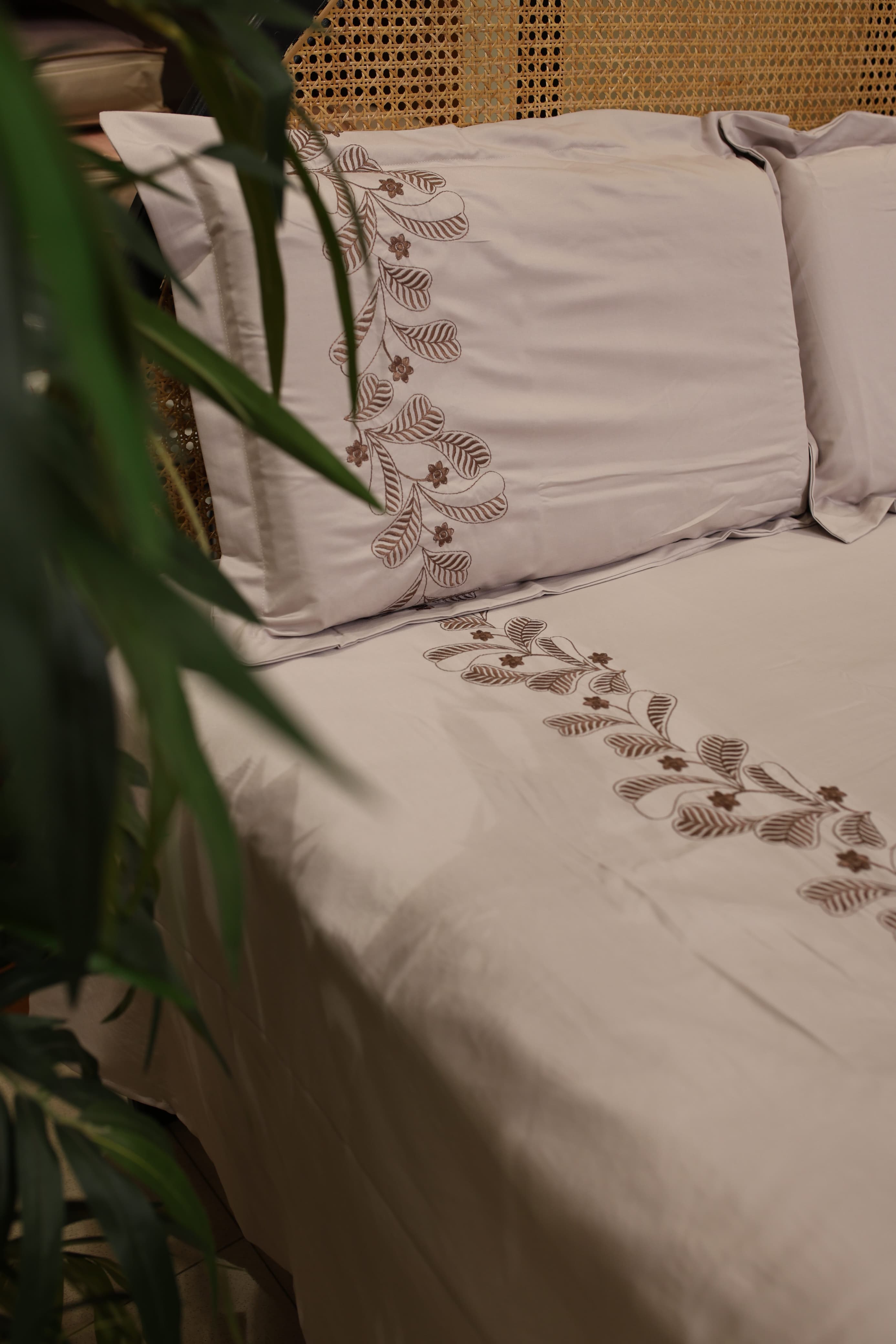 Elegant Embroidery Queen Bedsheet Set MEQ