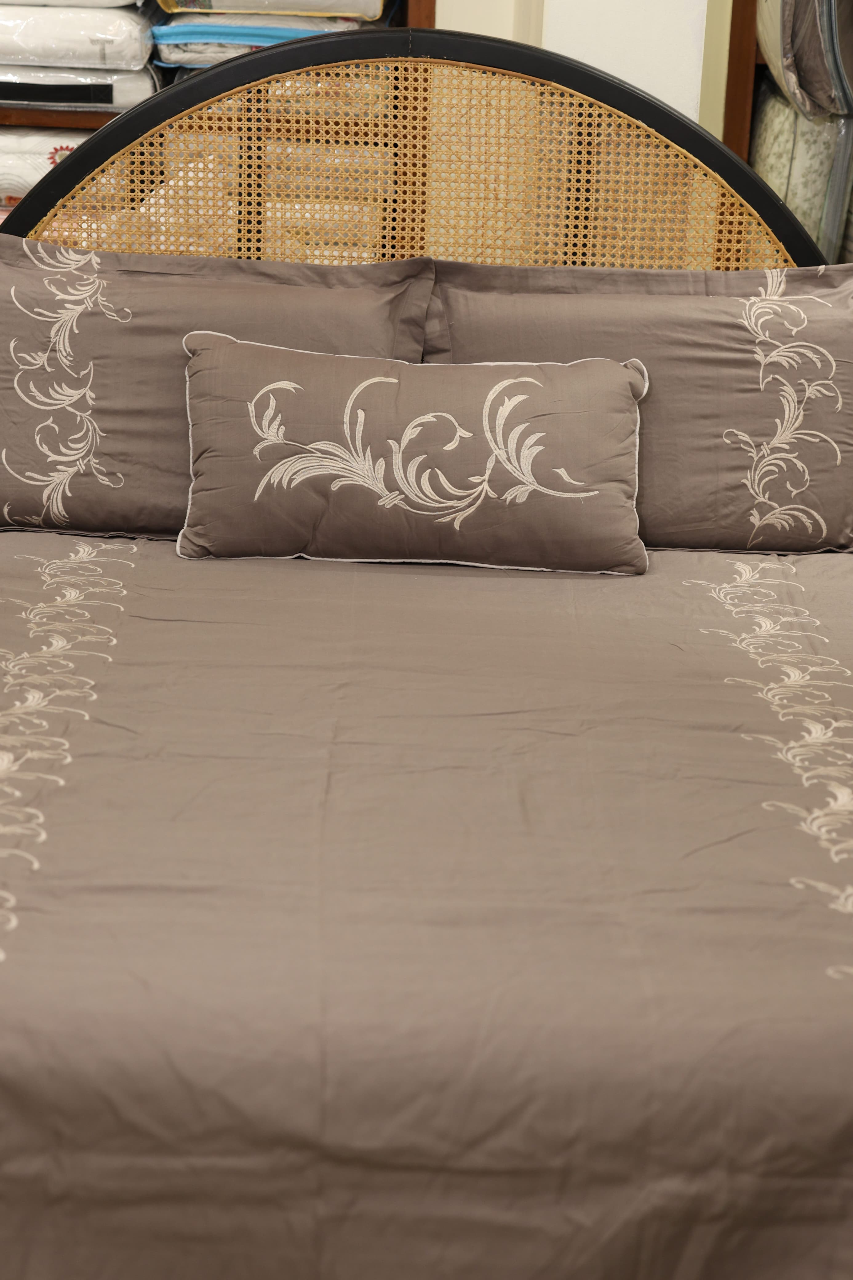 Bedding set Embroidery - King size
