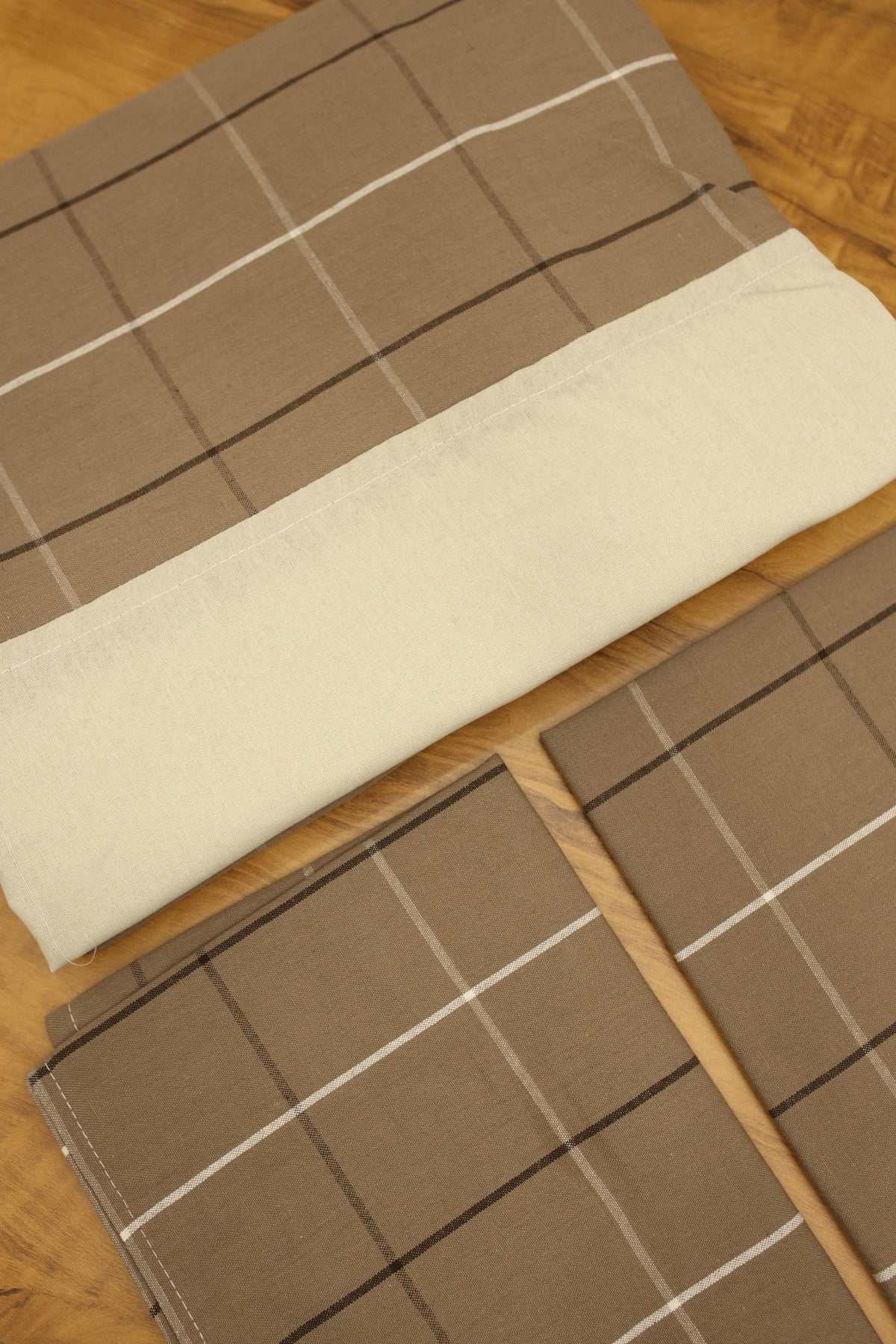 Bedsheets - Queen daily use border bedsheets
