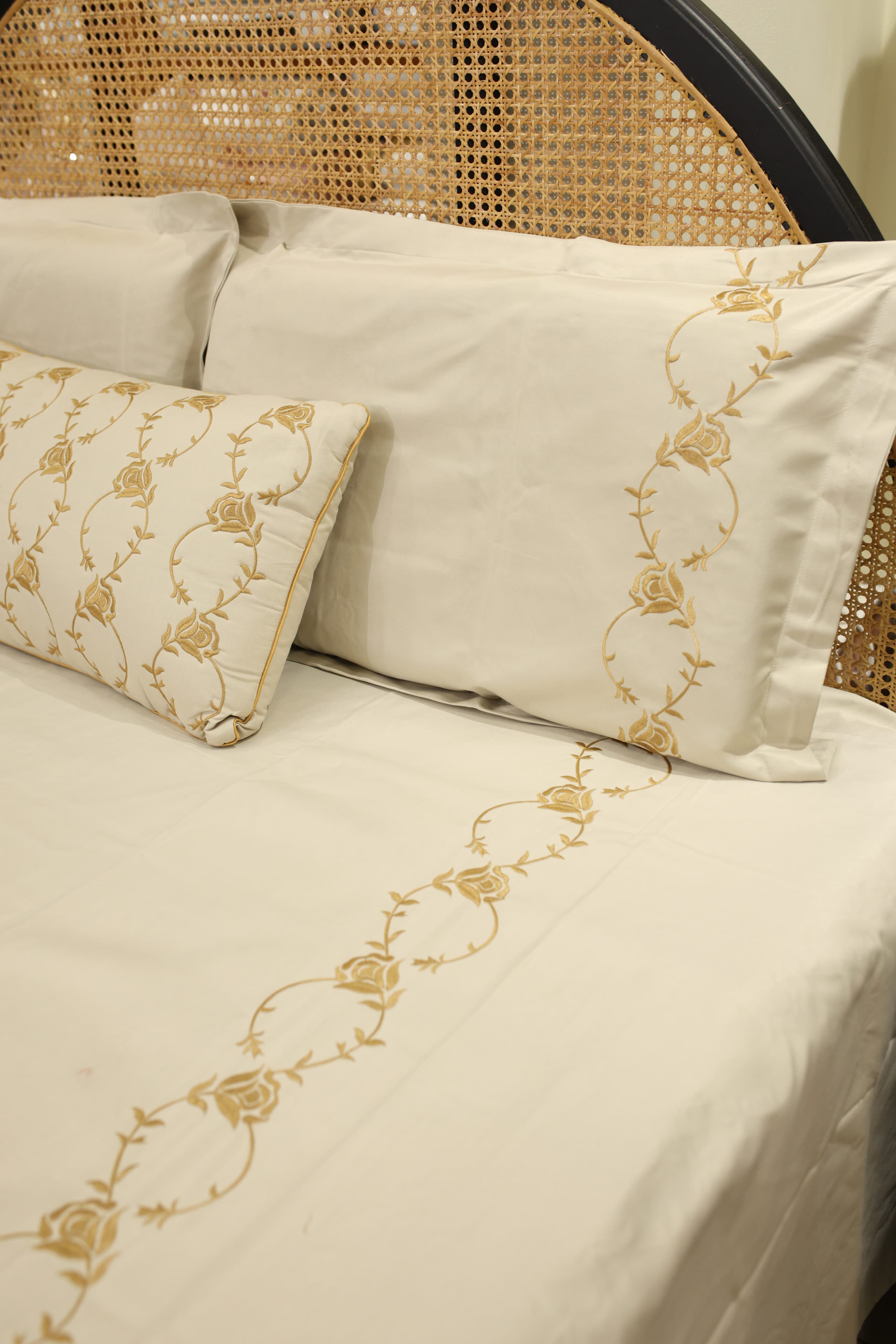 Bedding set Embroidery - King size