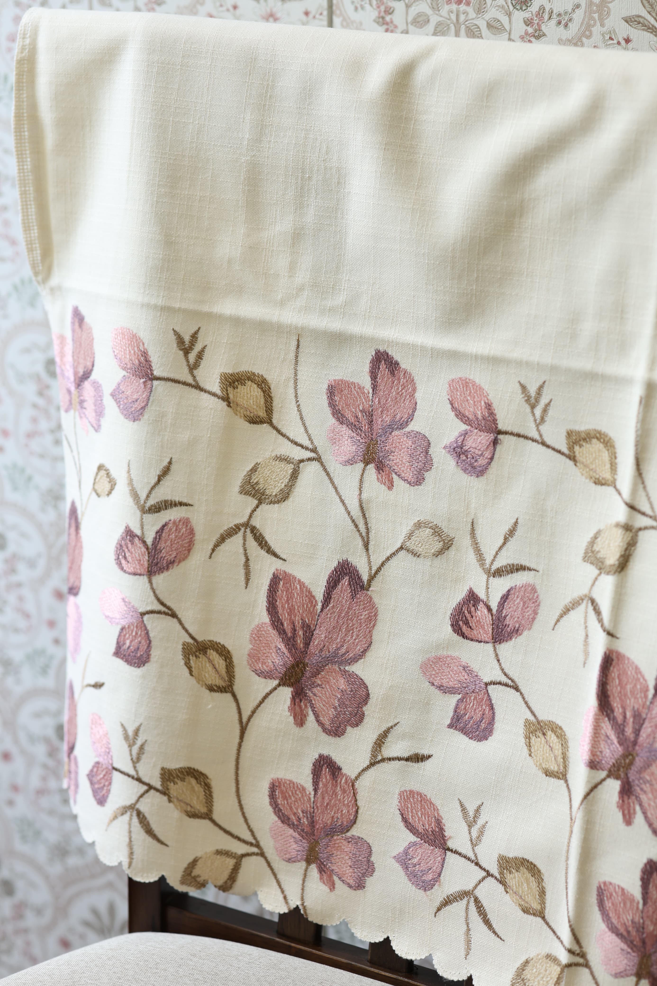 Chair / Sofa back - Embroidery