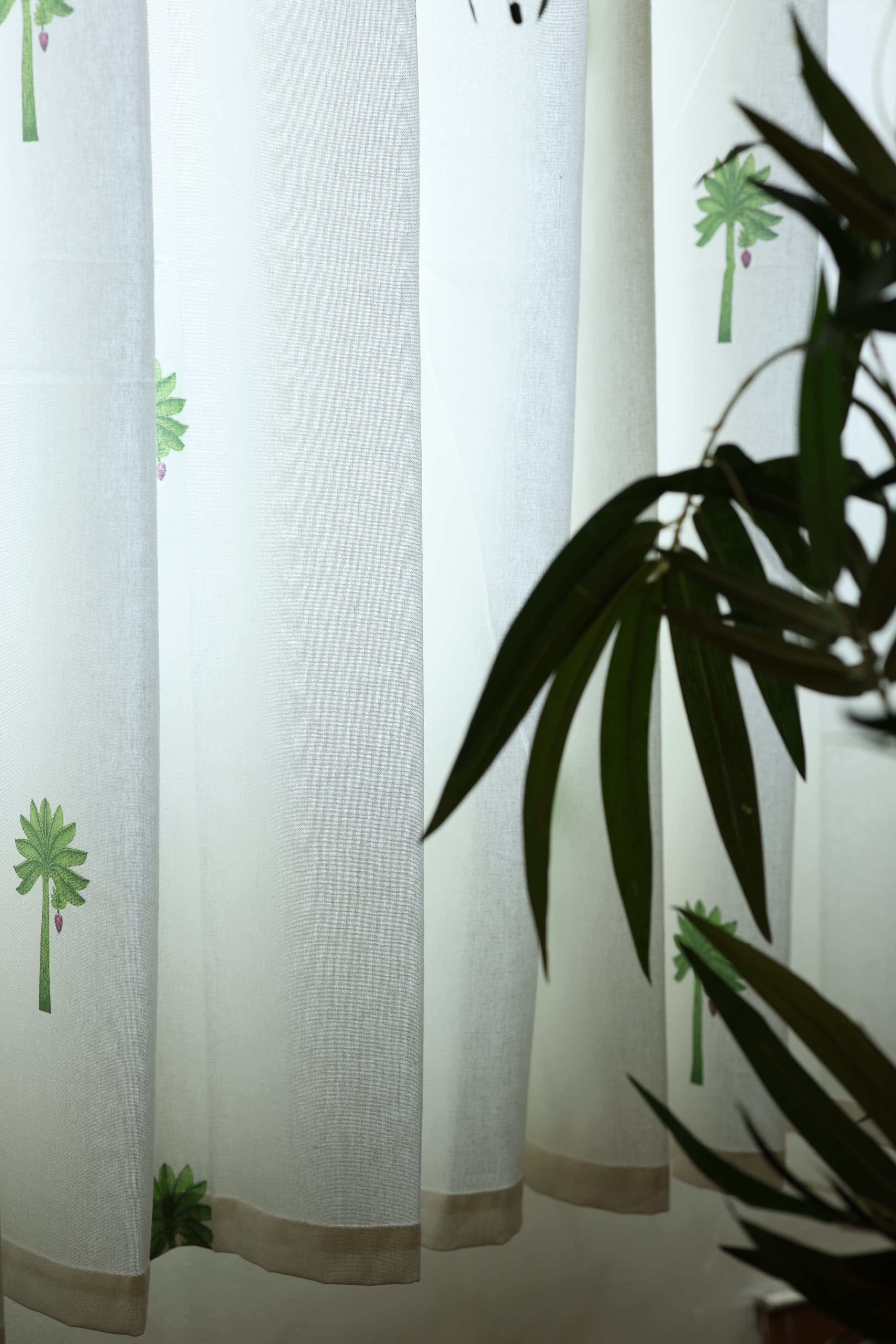 Curtains - Opaque floral curtains