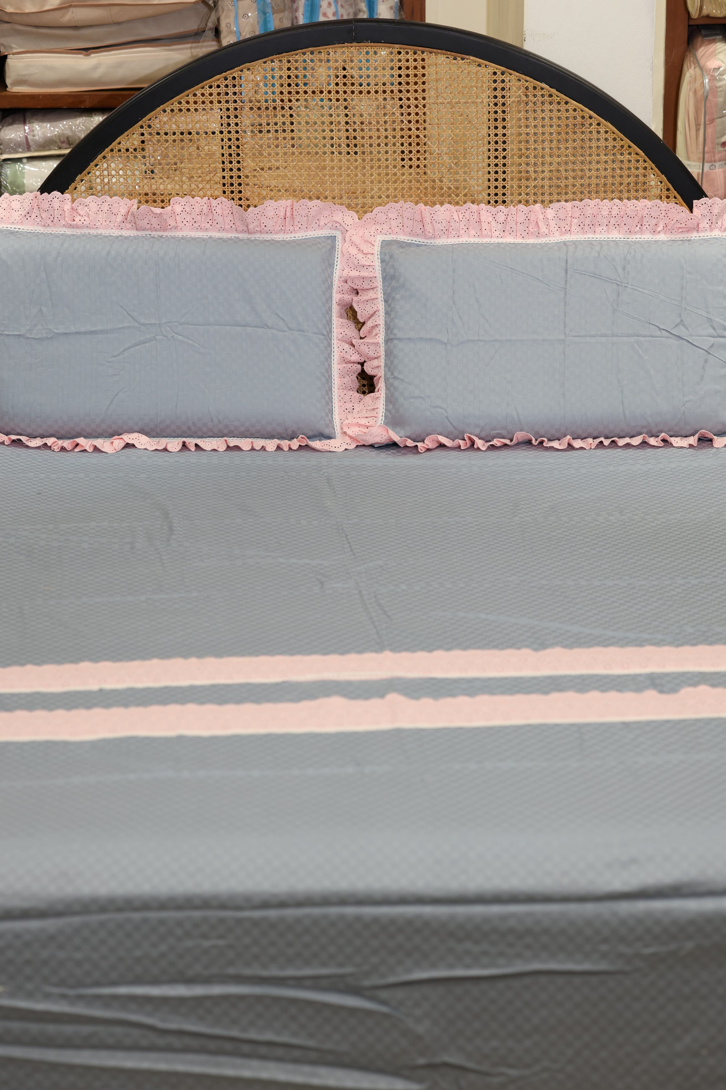 Bedsheets - Premium designer king bedsheets dd lace