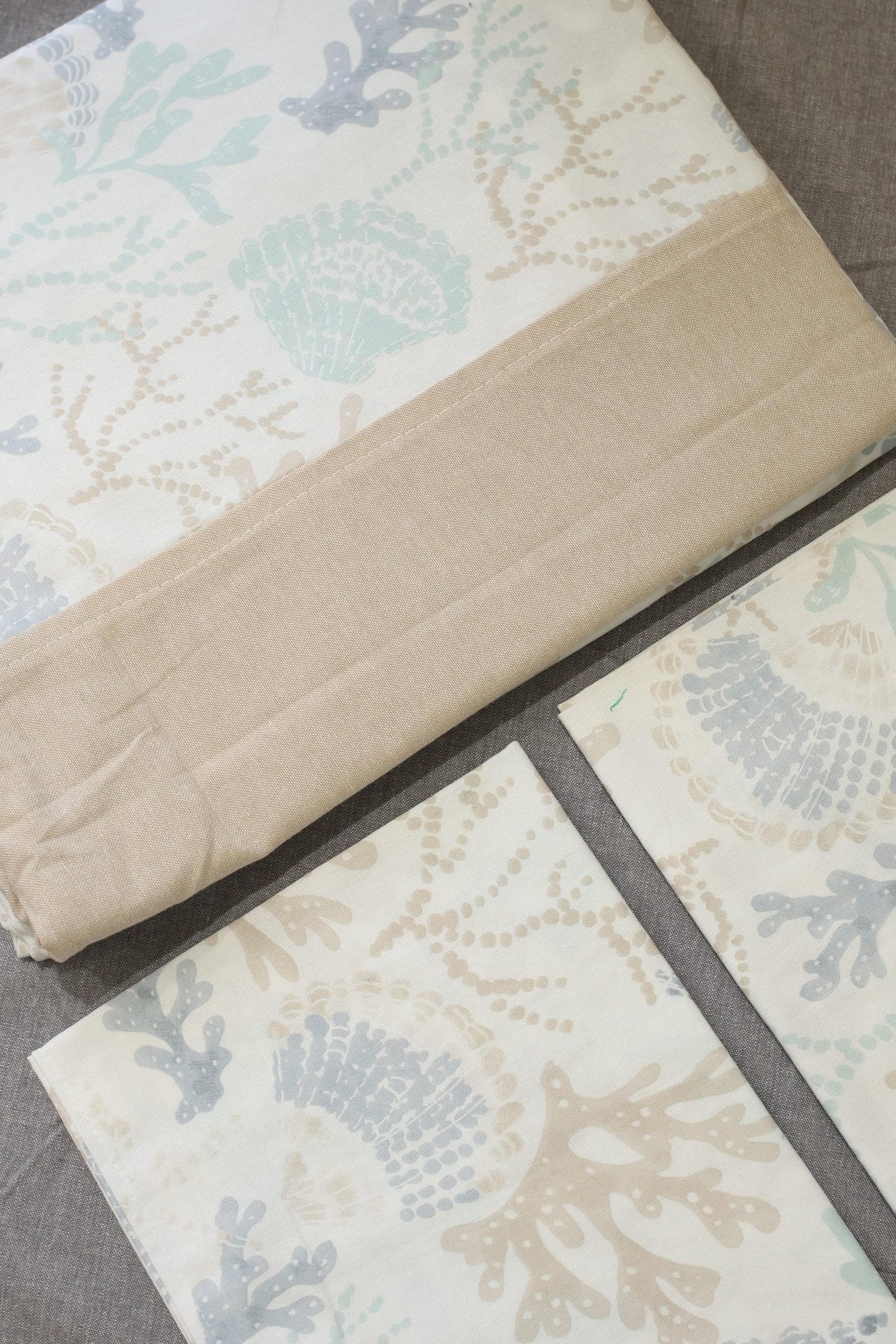 Bedsheets - Queen daily use border bedsheets