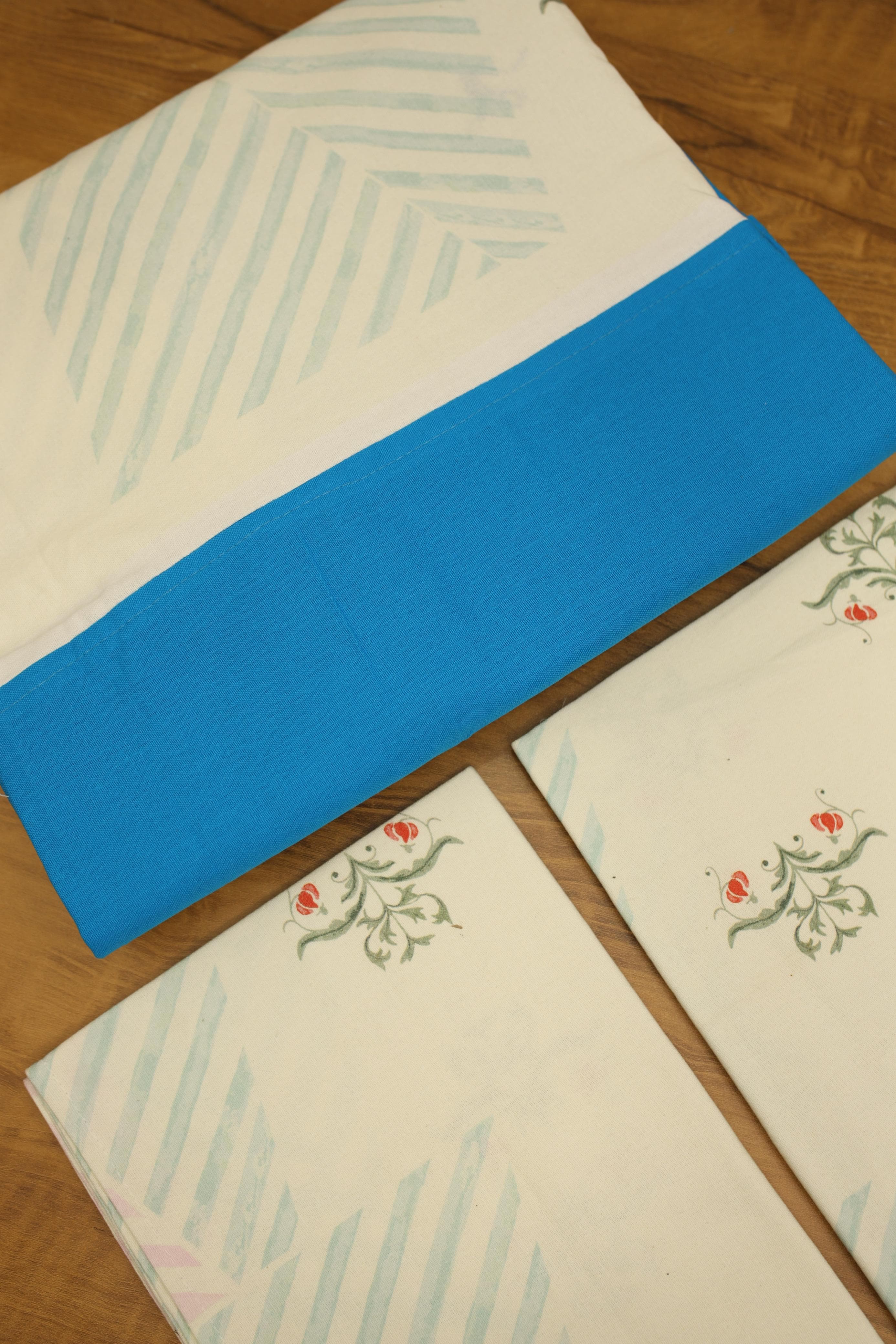 Bedsheets - Queen daily use border bedsheets