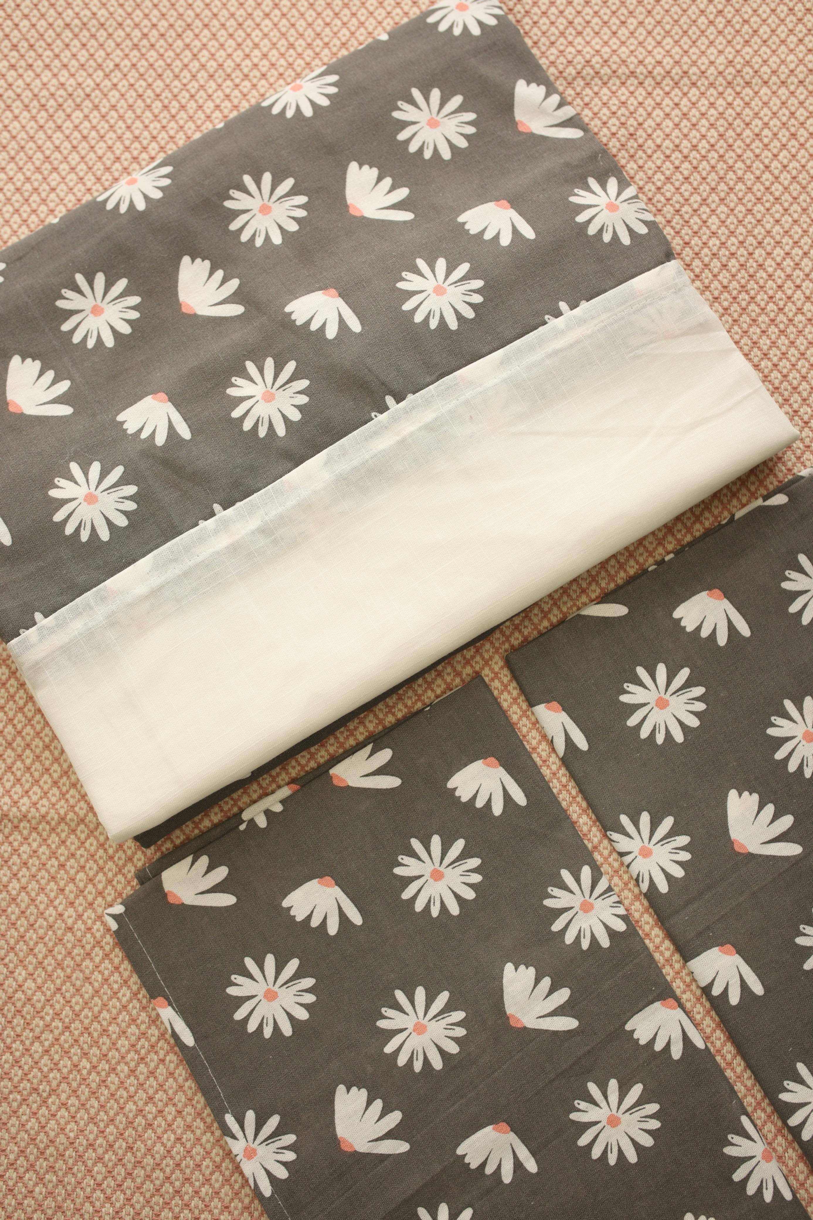 Bedsheets - Queen daily use border bedsheets