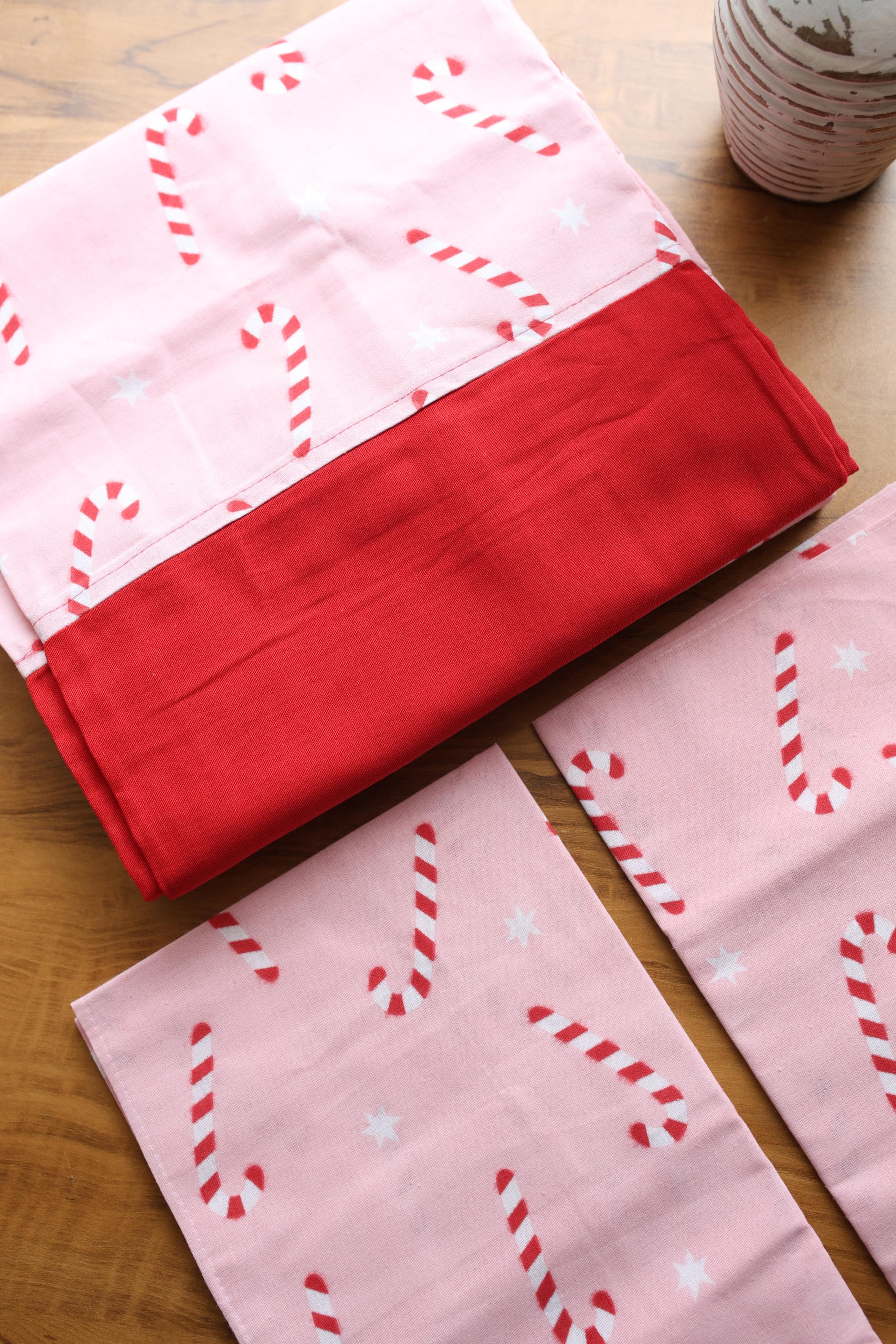 Bedsheets - King daily use border bedsheets